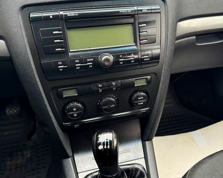 Бежевый Шкода Октавия, объемом двигателя 2 л и пробегом 298 тыс. км за 5300 $, фото 11 на Automoto.ua