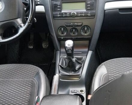 Бежевый Шкода Октавия, объемом двигателя 1.6 л и пробегом 248 тыс. км за 6300 $, фото 4 на Automoto.ua