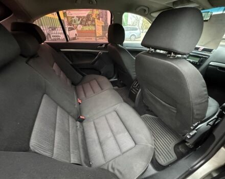 Бежевый Шкода Октавия, объемом двигателя 2 л и пробегом 298 тыс. км за 5300 $, фото 10 на Automoto.ua