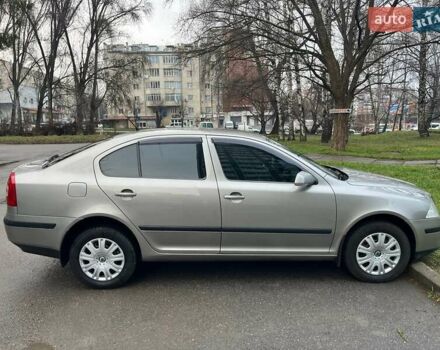 Бежевый Шкода Октавия, объемом двигателя 1.6 л и пробегом 194 тыс. км за 7200 $, фото 2 на Automoto.ua