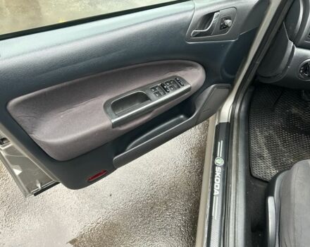 Бежевий Шкода Октавія, об'ємом двигуна 1.6 л та пробігом 225 тис. км за 5200 $, фото 11 на Automoto.ua