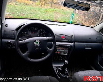 Бежевый Шкода Октавия, объемом двигателя 1.6 л и пробегом 232 тыс. км за 7200 $, фото 6 на Automoto.ua