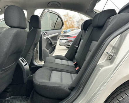 Бежевый Шкода Октавия, объемом двигателя 1.6 л и пробегом 226 тыс. км за 5999 $, фото 1 на Automoto.ua