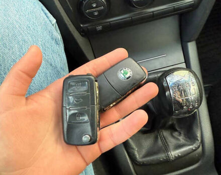 Шкода Октавія 2008 у Києві на Automoto.ua Бежевий Шкода Октавія, об'ємом двигуна 1.98 л та пробігом 318 тис. км за 2750 $, фото 16 на Automoto.ua