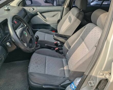 Бежевый Шкода Октавия, объемом двигателя 1.6 л и пробегом 297 тыс. км за 4290 $, фото 18 на Automoto.ua