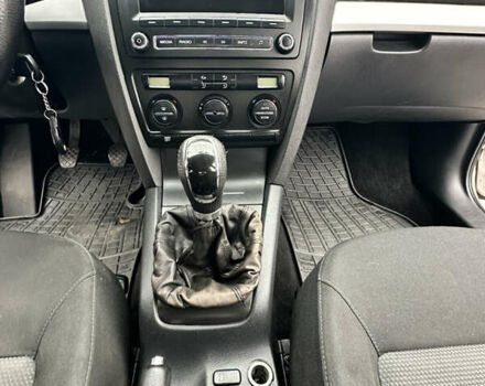 Бежевый Шкода Октавия, объемом двигателя 1.6 л и пробегом 226 тыс. км за 5999 $, фото 6 на Automoto.ua