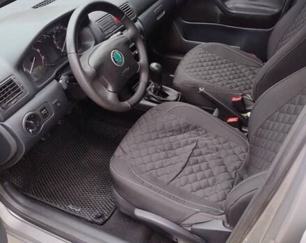 Бежевый Шкода Октавия, объемом двигателя 1.6 л и пробегом 285 тыс. км за 5600 $, фото 5 на Automoto.ua