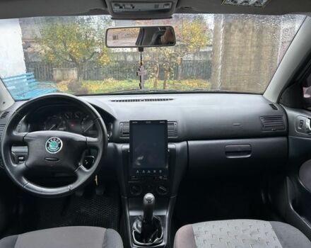 Бежевий Шкода Октавія, об'ємом двигуна 1.6 л та пробігом 225 тис. км за 5200 $, фото 2 на Automoto.ua