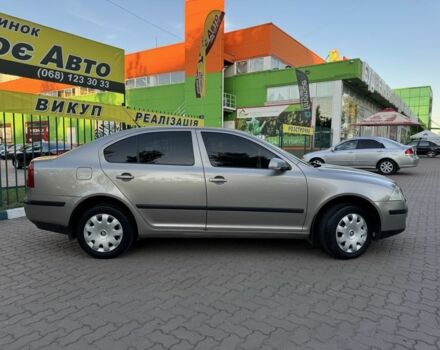 Бежевый Шкода Октавия, объемом двигателя 1.6 л и пробегом 207 тыс. км за 6750 $, фото 7 на Automoto.ua