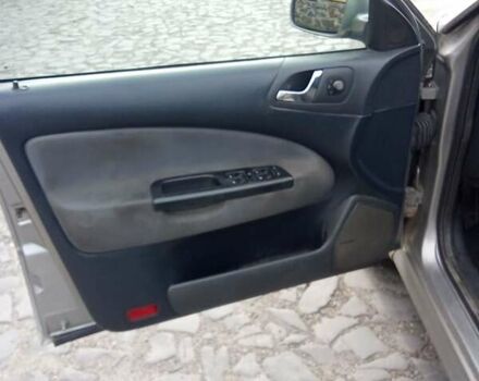 Бежевий Шкода Октавія, об'ємом двигуна 1.6 л та пробігом 367 тис. км за 2550 $, фото 17 на Automoto.ua
