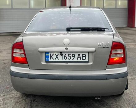 Бежевый Шкода Октавия, объемом двигателя 1.6 л и пробегом 256 тыс. км за 4500 $, фото 1 на Automoto.ua