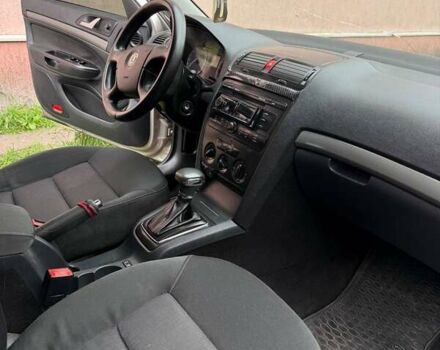 Шкода Октавия 2008 в Лохвице на Automoto.ua Бежевый Шкода Октавия, объемом двигателя 1.6 л и пробегом 253 тыс. км за 6200 $, фото 3 на Automoto.ua