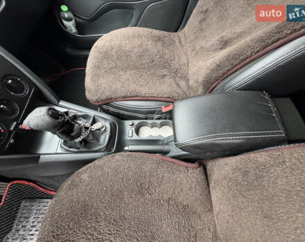 Бежевый Шкода Октавия, объемом двигателя 1.6 л и пробегом 279 тыс. км за 6500 $, фото 2 на Automoto.ua