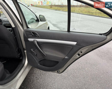 Бежевый Шкода Октавия, объемом двигателя 1.4 л и пробегом 224 тыс. км за 8222 $, фото 55 на Automoto.ua