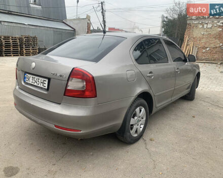 Бежевий Шкода Октавія, об'ємом двигуна 1.8 л та пробігом 283 тис. км за 6999 $, фото 3 на Automoto.ua