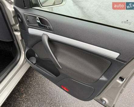 Бежевый Шкода Октавия, объемом двигателя 1.4 л и пробегом 224 тыс. км за 8222 $, фото 56 на Automoto.ua