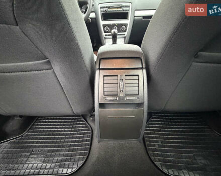 Бежевый Шкода Октавия, объемом двигателя 1.4 л и пробегом 224 тыс. км за 8222 $, фото 44 на Automoto.ua