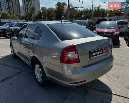 Бежевый Шкода Октавия, объемом двигателя 1.8 л и пробегом 162 тыс. км за 7540 $, фото 3 на Automoto.ua