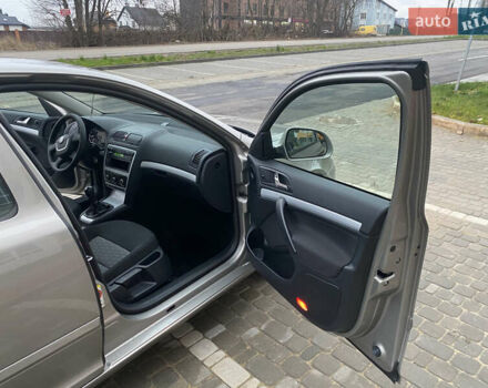 Бежевый Шкода Октавия, объемом двигателя 1.4 л и пробегом 224 тыс. км за 7750 $, фото 41 на Automoto.ua