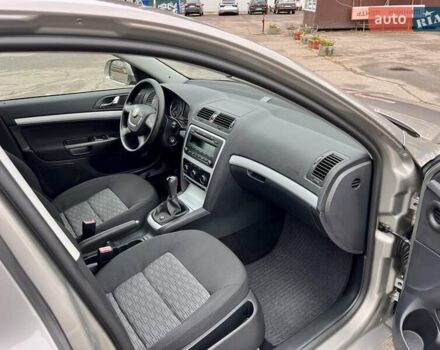 Бежевий Шкода Октавія, об'ємом двигуна 1.6 л та пробігом 59 тис. км за 10700 $, фото 43 на Automoto.ua