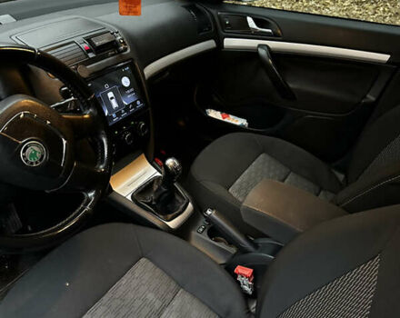 Бежевий Шкода Октавія, об'ємом двигуна 1.8 л та пробігом 302 тис. км за 6750 $, фото 11 на Automoto.ua