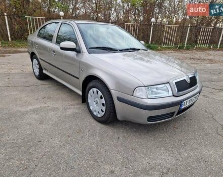 Бежевий Шкода Октавія, об'ємом двигуна 1.6 л та пробігом 188 тис. км за 6900 $, фото 2 на Automoto.ua