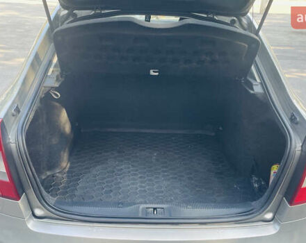 Бежевый Шкода Октавия, объемом двигателя 1.6 л и пробегом 228 тыс. км за 7650 $, фото 7 на Automoto.ua