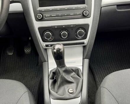 Бежевий Шкода Октавія, об'ємом двигуна 1.6 л та пробігом 59 тис. км за 10700 $, фото 31 на Automoto.ua