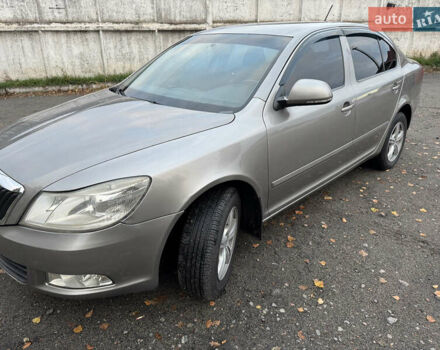 Бежевый Шкода Октавия, объемом двигателя 1.8 л и пробегом 173 тыс. км за 6500 $, фото 2 на Automoto.ua