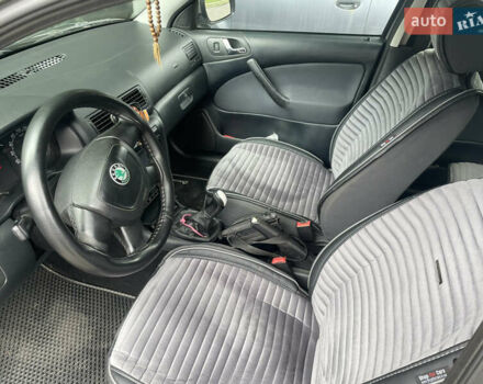 Бежевий Шкода Октавія, об'ємом двигуна 1.6 л та пробігом 235 тис. км за 6500 $, фото 1 на Automoto.ua