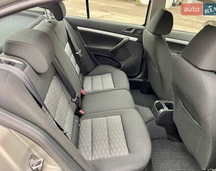 Бежевий Шкода Октавія, об'ємом двигуна 1.6 л та пробігом 59 тис. км за 10700 $, фото 41 на Automoto.ua