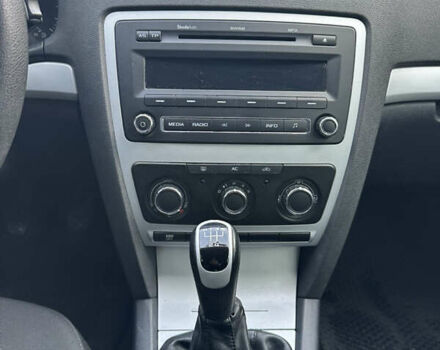 Бежевый Шкода Октавия, объемом двигателя 1.6 л и пробегом 242 тыс. км за 6800 $, фото 18 на Automoto.ua