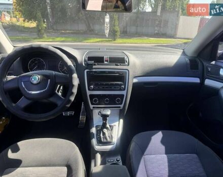 Бежевый Шкода Октавия, объемом двигателя 1.8 л и пробегом 212 тыс. км за 7999 $, фото 12 на Automoto.ua