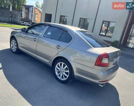 Бежевый Шкода Октавия, объемом двигателя 1.8 л и пробегом 212 тыс. км за 7999 $, фото 4 на Automoto.ua