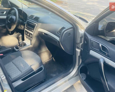 Бежевый Шкода Октавия, объемом двигателя 1.6 л и пробегом 228 тыс. км за 7650 $, фото 6 на Automoto.ua