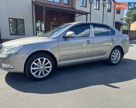 Бежевый Шкода Октавия, объемом двигателя 1.8 л и пробегом 212 тыс. км за 7999 $, фото 2 на Automoto.ua