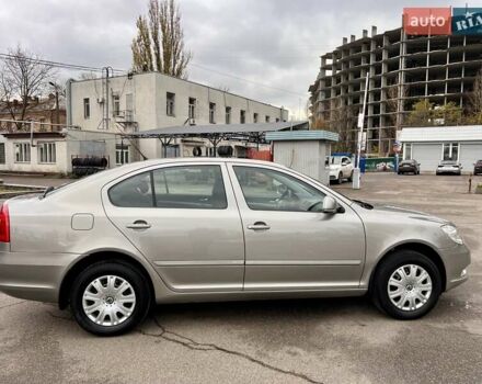 Бежевий Шкода Октавія, об'ємом двигуна 1.6 л та пробігом 59 тис. км за 10700 $, фото 9 на Automoto.ua