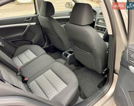 Бежевий Шкода Октавія, об'ємом двигуна 1.6 л та пробігом 59 тис. км за 10700 $, фото 40 на Automoto.ua