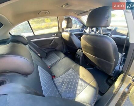 Бежевий Шкода Октавія, об'ємом двигуна 1.6 л та пробігом 253 тис. км за 7350 $, фото 10 на Automoto.ua