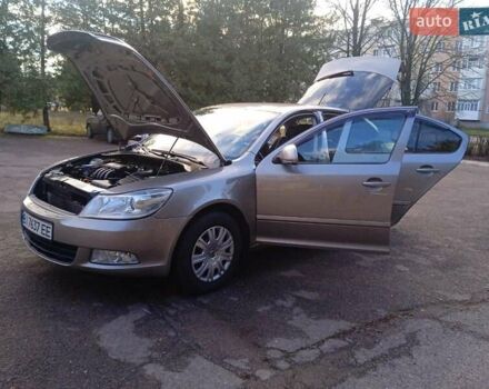 Бежевий Шкода Октавія, об'ємом двигуна 1.6 л та пробігом 232 тис. км за 8800 $, фото 6 на Automoto.ua