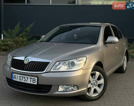 Бежевый Шкода Октавия, объемом двигателя 1.8 л и пробегом 187 тыс. км за 7500 $, фото 3 на Automoto.ua