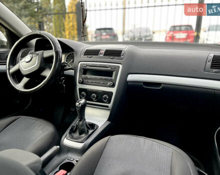Бежевий Шкода Октавія, об'ємом двигуна 1.6 л та пробігом 226 тис. км за 8100 $, фото 26 на Automoto.ua