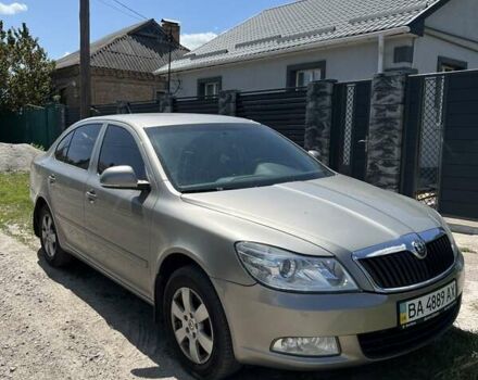 Бежевый Шкода Октавия, объемом двигателя 1.8 л и пробегом 113 тыс. км за 8000 $, фото 2 на Automoto.ua