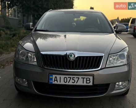 Бежевый Шкода Октавия, объемом двигателя 1.8 л и пробегом 187 тыс. км за 7500 $, фото 4 на Automoto.ua