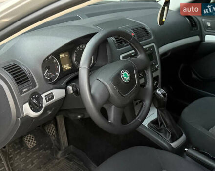 Бежевый Шкода Октавия, объемом двигателя 1.8 л и пробегом 187 тыс. км за 7500 $, фото 12 на Automoto.ua