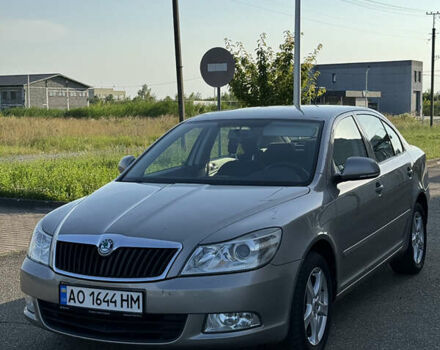 Шкода Октавія 2011 у Виноградове на Automoto.ua Бежевий Шкода Октавія, об'ємом двигуна 1.6 л та пробігом 320 тис. км за 7500 $, фото 1 на Automoto.ua