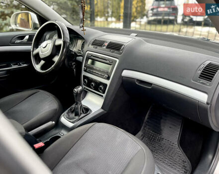 Бежевий Шкода Октавія, об'ємом двигуна 1.6 л та пробігом 226 тис. км за 8100 $, фото 25 на Automoto.ua