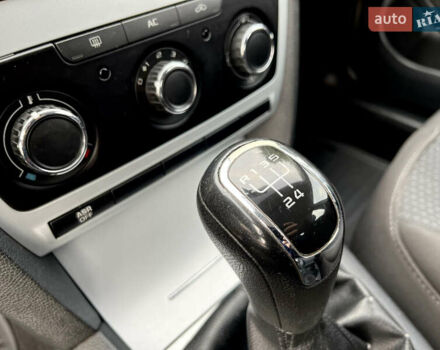 Бежевий Шкода Октавія, об'ємом двигуна 1.6 л та пробігом 226 тис. км за 8100 $, фото 36 на Automoto.ua