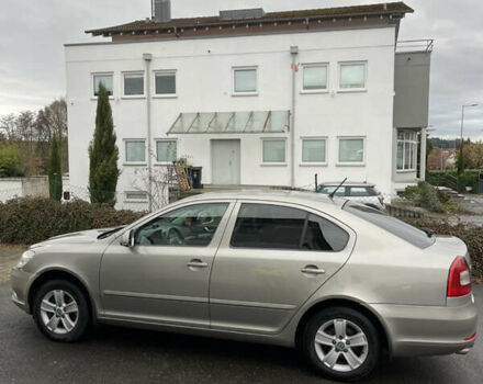 Бежевый Шкода Октавия, объемом двигателя 1.97 л и пробегом 250 тыс. км за 9500 $, фото 13 на Automoto.ua