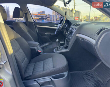 Бежевый Шкода Октавия, объемом двигателя 1.8 л и пробегом 143 тыс. км за 8990 $, фото 27 на Automoto.ua